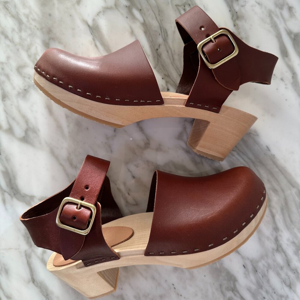 Bryr Emma Closed Toe Clogs in Sienna Size 36 (US 6), Mid Heel